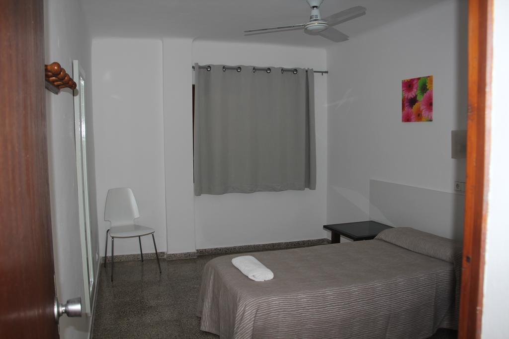 Hostal Las Nieves Ibiza Town Exterior photo