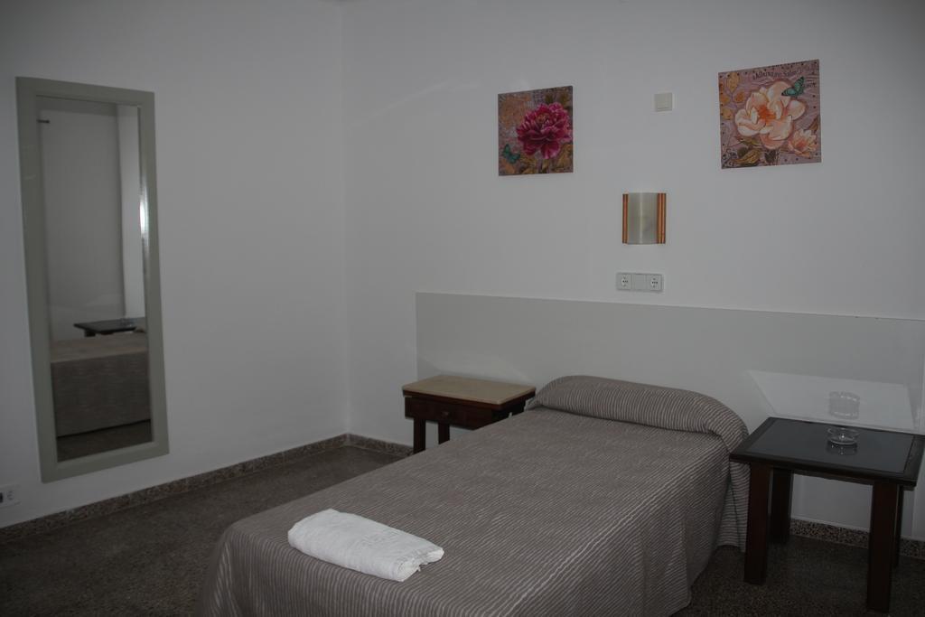 Hostal Las Nieves Ibiza Town Exterior photo