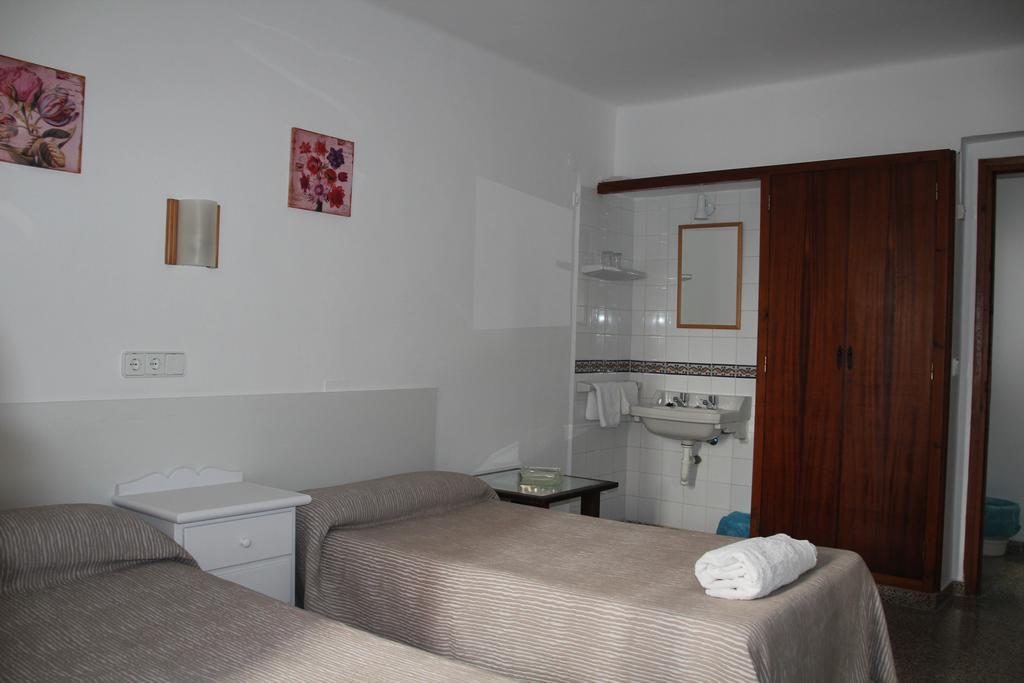 Hostal Las Nieves Ibiza Town Exterior photo