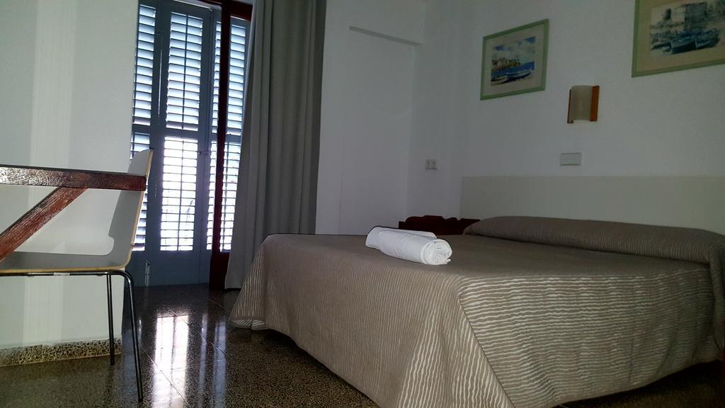 Hostal Las Nieves Ibiza Town Exterior photo